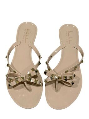 Nicole Miller New York Riran Nude Gold Studded Bow Jelly Sandals Size 8